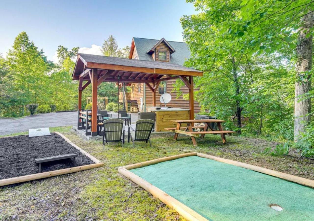 Fabulous Pet-Friendly, Family Cabin With Outdoor Kitchen, Hot Tub, Sauna, Fireplace, Theater Room, Arcade, Pool Table, And Fire Pit Within Minuties Of Dollywood Sevierville Extérieur photo