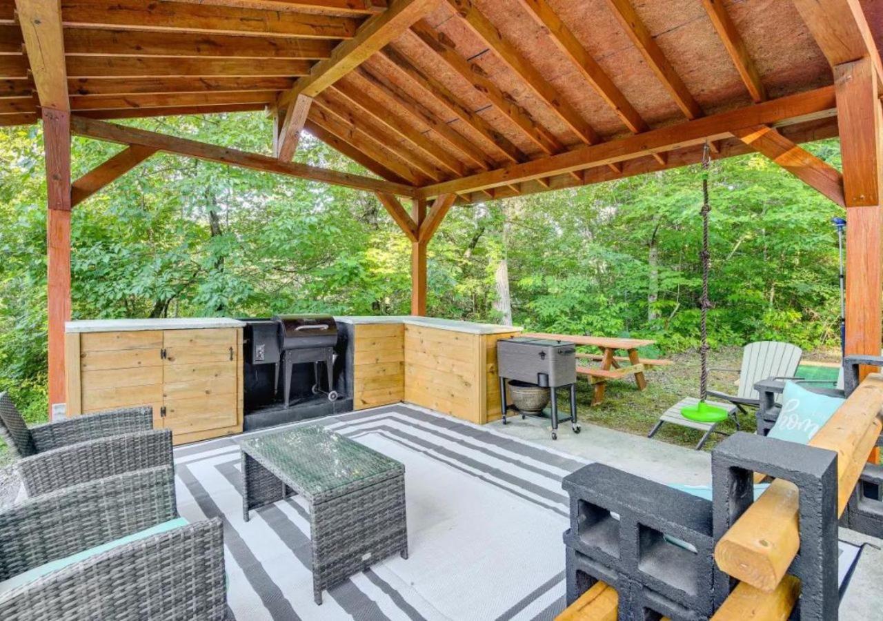 Fabulous Pet-Friendly, Family Cabin With Outdoor Kitchen, Hot Tub, Sauna, Fireplace, Theater Room, Arcade, Pool Table, And Fire Pit Within Minuties Of Dollywood Sevierville Extérieur photo