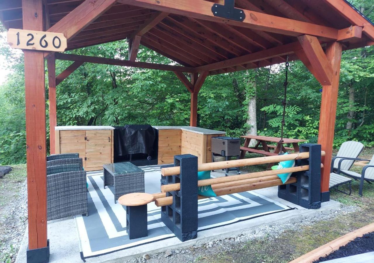 Fabulous Pet-Friendly, Family Cabin With Outdoor Kitchen, Hot Tub, Sauna, Fireplace, Theater Room, Arcade, Pool Table, And Fire Pit Within Minuties Of Dollywood Sevierville Extérieur photo
