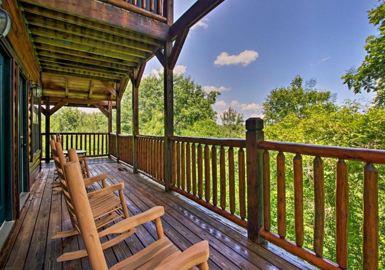 Fabulous Pet-Friendly, Family Cabin With Outdoor Kitchen, Hot Tub, Sauna, Fireplace, Theater Room, Arcade, Pool Table, And Fire Pit Within Minuties Of Dollywood Sevierville Extérieur photo