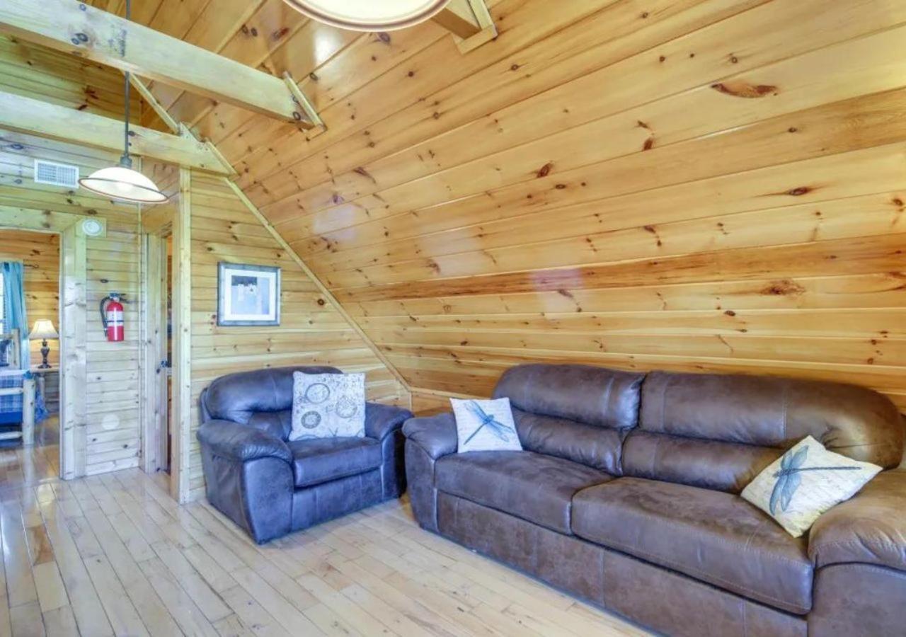 Fabulous Pet-Friendly, Family Cabin With Outdoor Kitchen, Hot Tub, Sauna, Fireplace, Theater Room, Arcade, Pool Table, And Fire Pit Within Minuties Of Dollywood Sevierville Extérieur photo