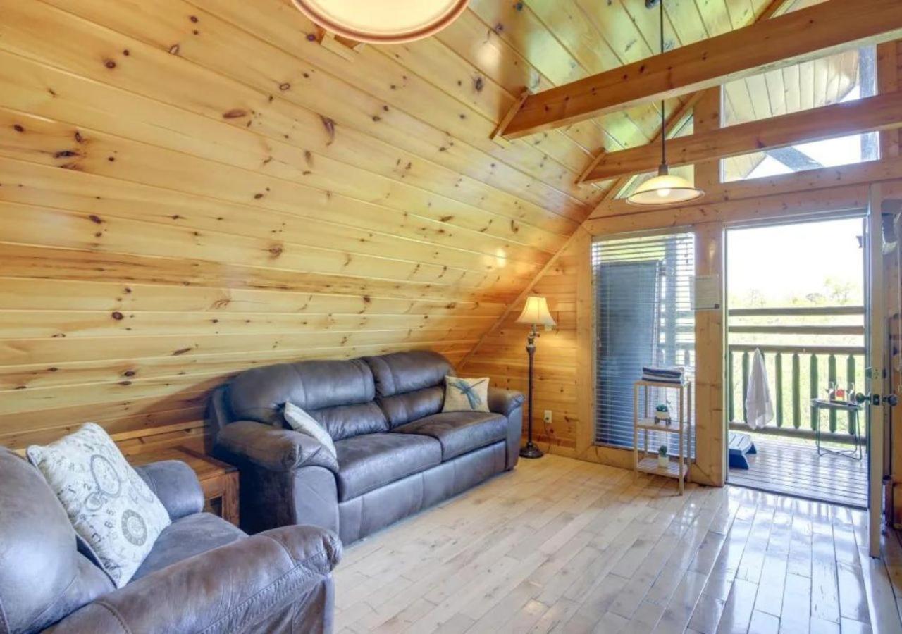 Fabulous Pet-Friendly, Family Cabin With Outdoor Kitchen, Hot Tub, Sauna, Fireplace, Theater Room, Arcade, Pool Table, And Fire Pit Within Minuties Of Dollywood Sevierville Extérieur photo