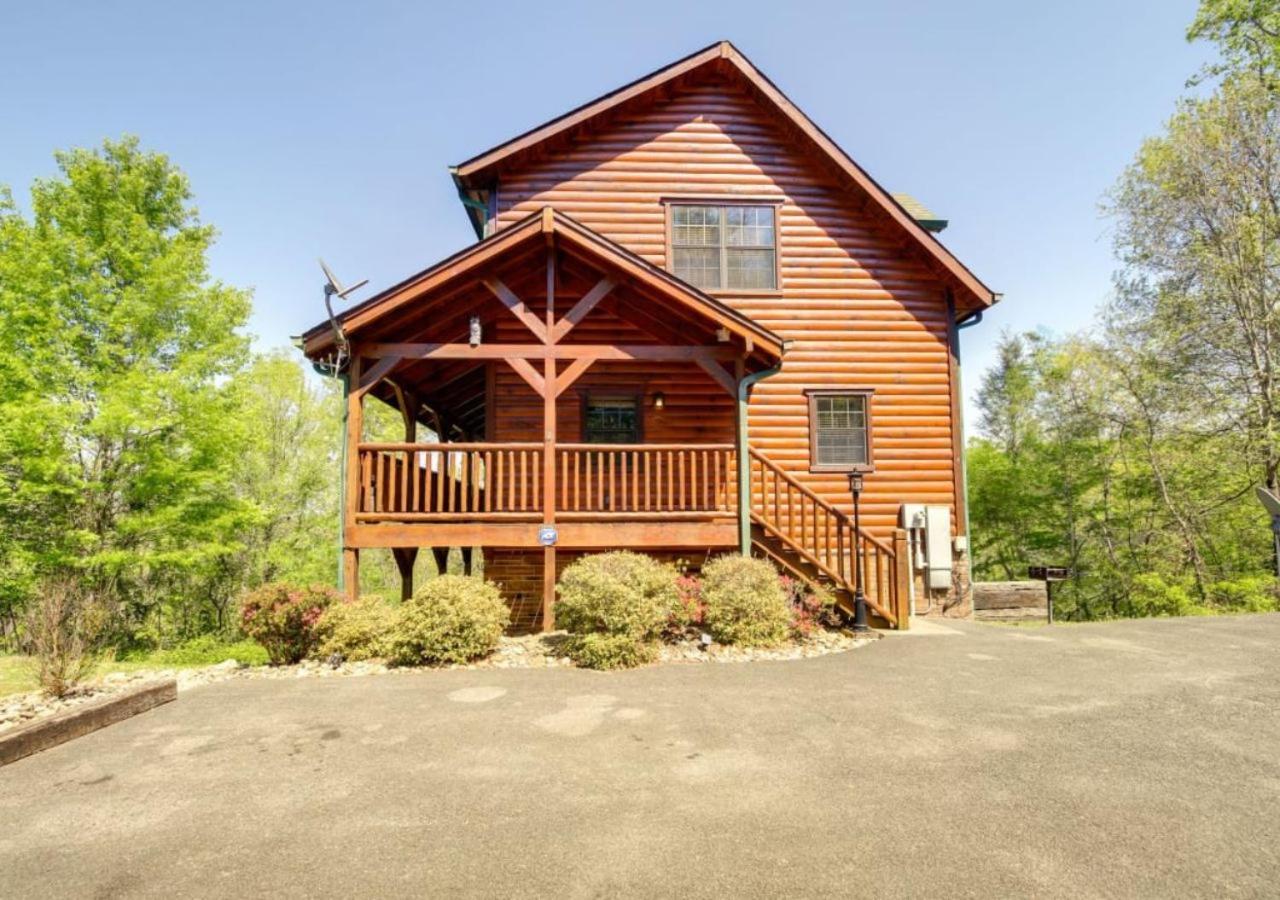 Fabulous Pet-Friendly, Family Cabin With Outdoor Kitchen, Hot Tub, Sauna, Fireplace, Theater Room, Arcade, Pool Table, And Fire Pit Within Minuties Of Dollywood Sevierville Extérieur photo