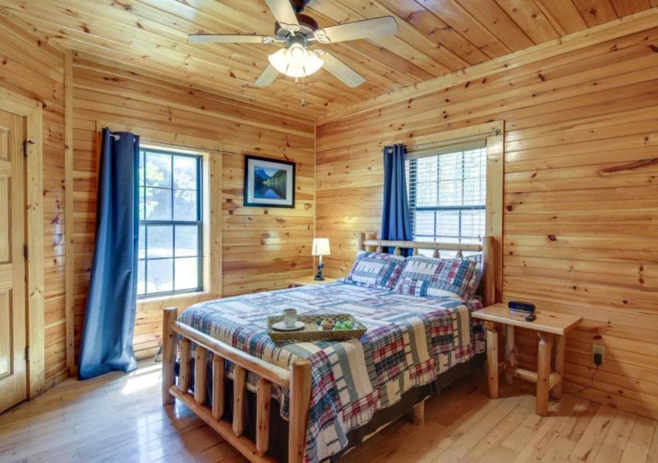 Fabulous Pet-Friendly, Family Cabin With Outdoor Kitchen, Hot Tub, Sauna, Fireplace, Theater Room, Arcade, Pool Table, And Fire Pit Within Minuties Of Dollywood Sevierville Extérieur photo